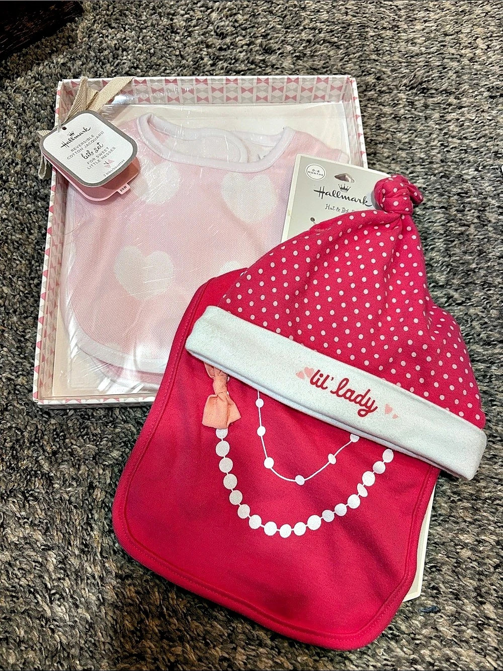 Hallmark Reversible Cotton Jacquard Bib Set Pink & White Baby 0-6 Months NWT